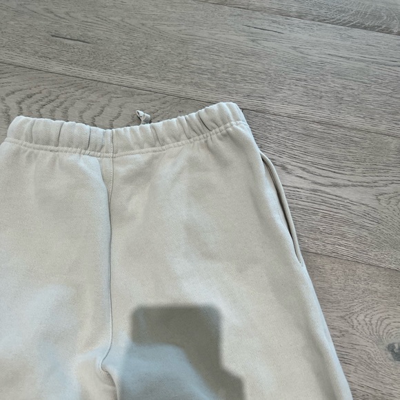 Essentials sweatpants - Picture 3 of 5